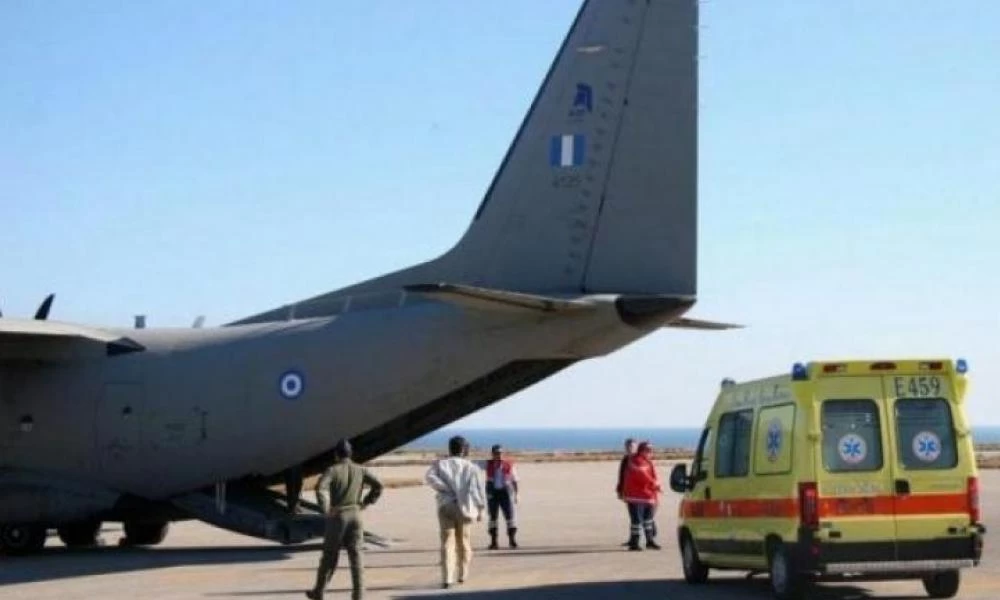 Κορωνοϊός: Με αεροδιακομιδή ήρθε στην Αθήνα 25χρονος από την Ικαρία
